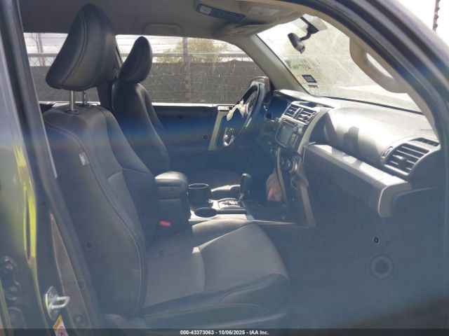 2017 TOYOTA 4RUNNER JTEZU5JR8H5156514 Photo 4