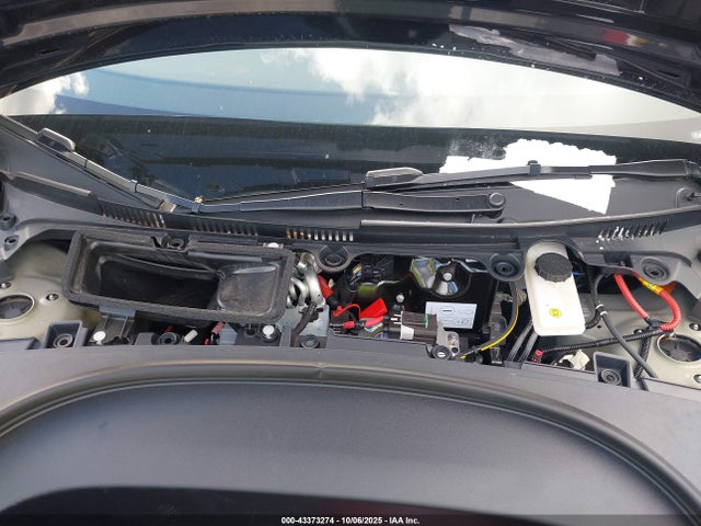 2025 TESLA MODEL 3 5YJ3E1EA3SF986585 Photo 9