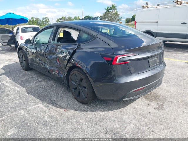 2025 TESLA MODEL 3 5YJ3E1EA3SF986585 Photo 2