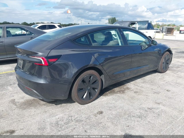 2025 TESLA MODEL 3 5YJ3E1EA3SF986585 Photo 3