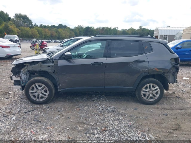 3C4NJCAB6JT250691 Jeep Compass Sport Fwd