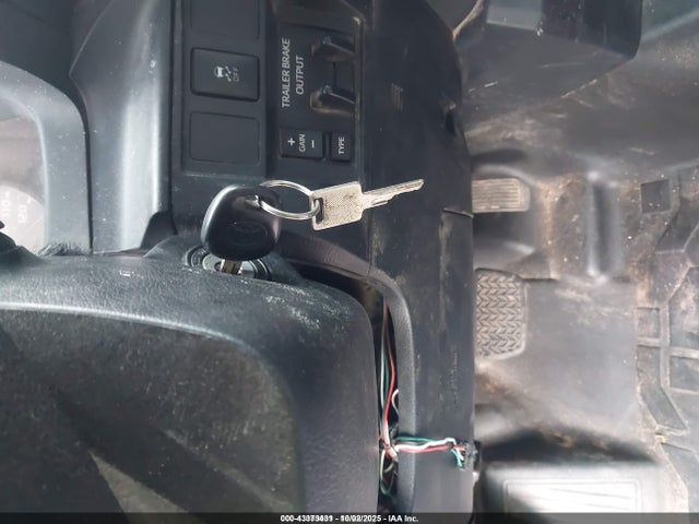 Aukcja sprzedaży 2017 Toyota Tundra Sr 5.7l V8, vin: 5TFUW5F13HX625184, numer aukcji: 43373431