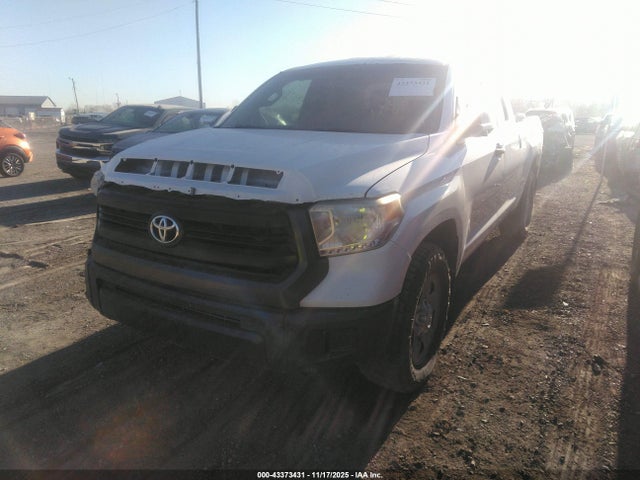 Aukcja sprzedaży 2017 Toyota Tundra Sr 5.7l V8, vin: 5TFUW5F13HX625184, numer aukcji: 43373431
