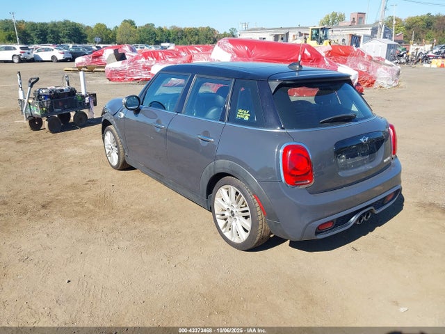 2015 MINI HARDTOP WMWXU3C58F2B62063 Photo 2