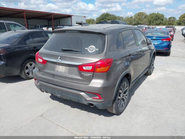 2018 MITSUBISHI OUTLANDER SPORT JA4AP3AU1JZ003645 Photo 3