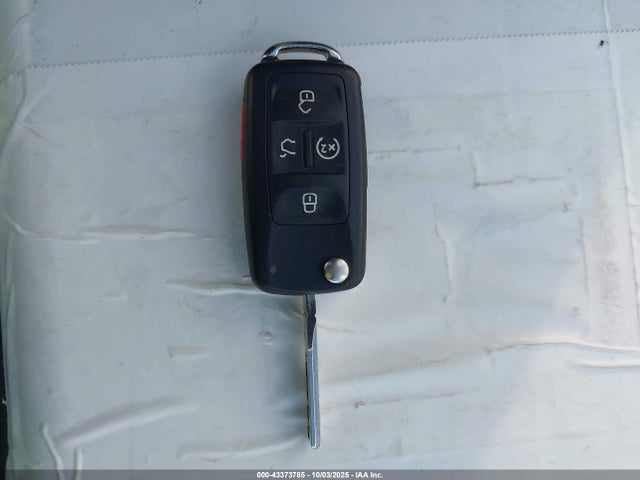 Volkswagen 2014 2014 1VWCN7A35EC077501 Image 11