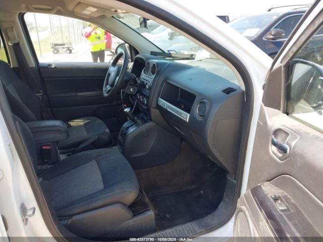 2015 JEEP COMPASS 1C4NJCBA1FD249743 Photo 4