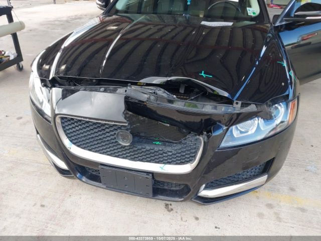 2016 JAGUAR XF SAJBE4BV6GCY02542 Photo 5