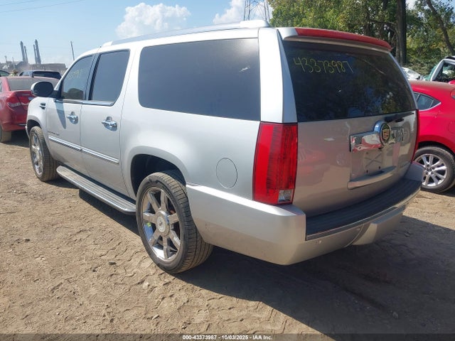 Продаж на аукціоні авто 2013 Cadillac Escalade Esv Luxury, vin: 1GYS4HEF5DR316286, номер лоту: 43373987