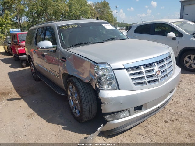 Продаж на аукціоні авто 2013 Cadillac Escalade Esv Luxury, vin: 1GYS4HEF5DR316286, номер лоту: 43373987
