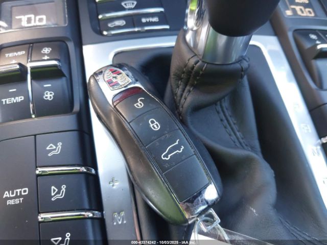 2015 PORSCHE MACAN WP1AB2A54FLB55368 Photo 10