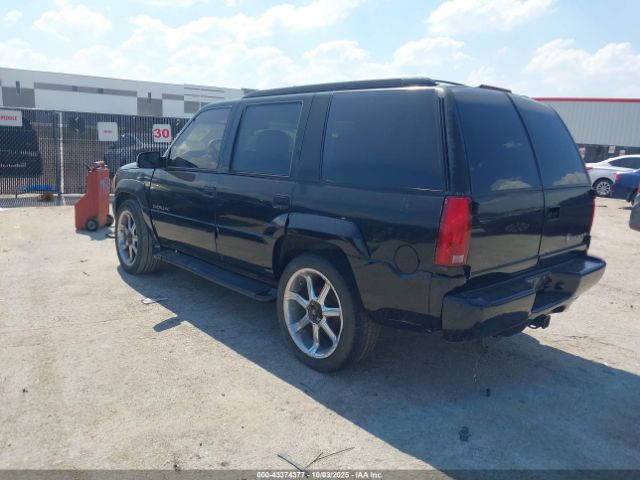 2000 CADILLAC ESCALADE 1GYEK13R2YR142481 Photo 2