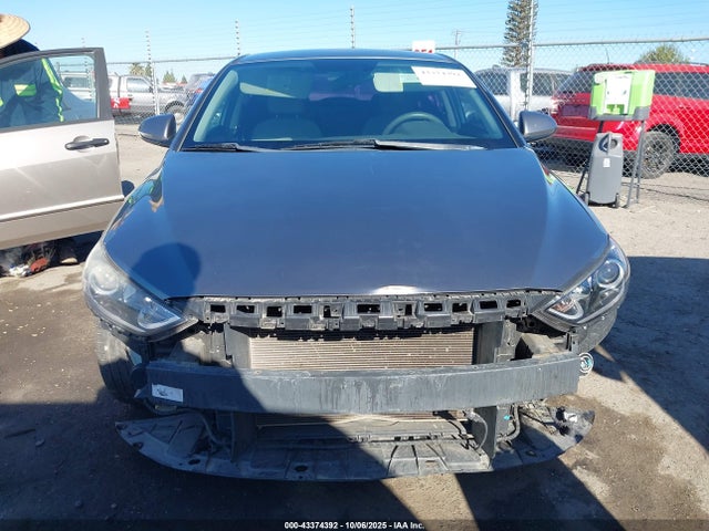 5NPD84LF8JH239897 Hyundai ELANTRA SEL