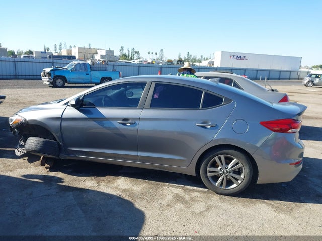 5NPD84LF8JH239897 Hyundai ELANTRA SEL