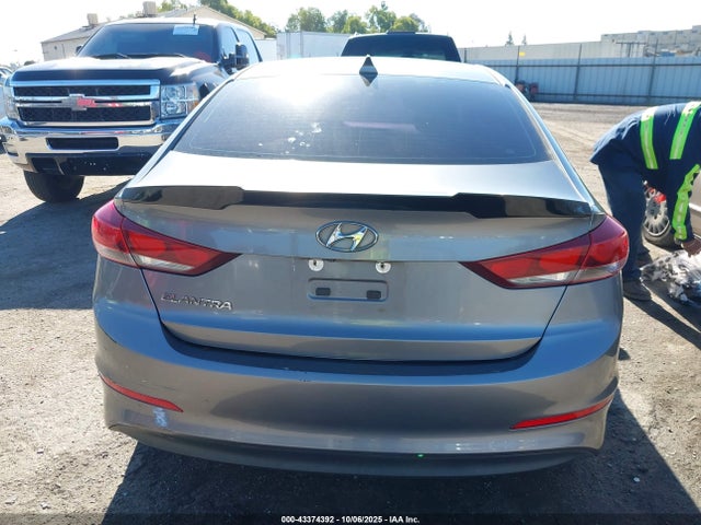 5NPD84LF8JH239897 Hyundai ELANTRA SEL