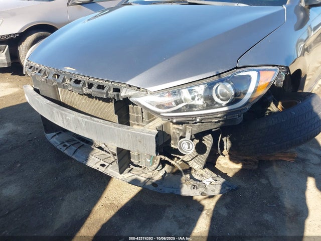 5NPD84LF8JH239897 Hyundai ELANTRA SEL