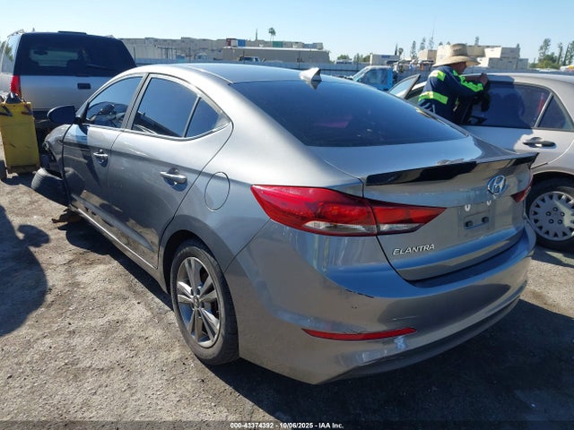 5NPD84LF8JH239897 Hyundai ELANTRA SEL