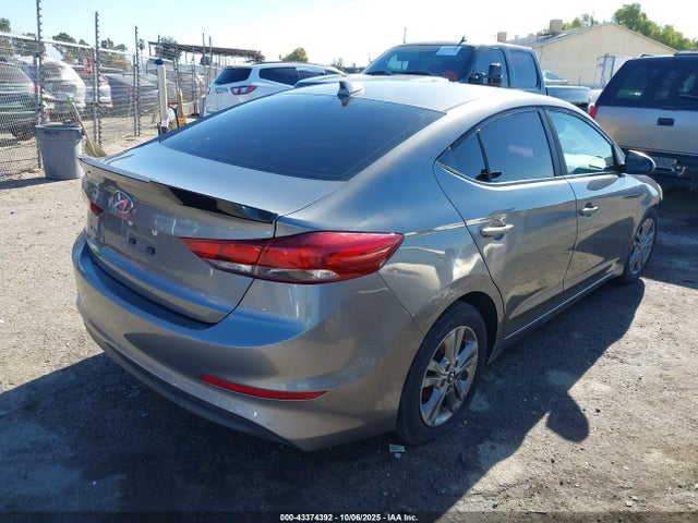 5NPD84LF8JH239897 Hyundai ELANTRA SEL