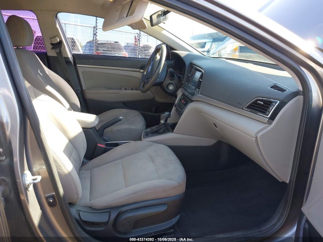5NPD84LF8JH239897 Hyundai ELANTRA SEL