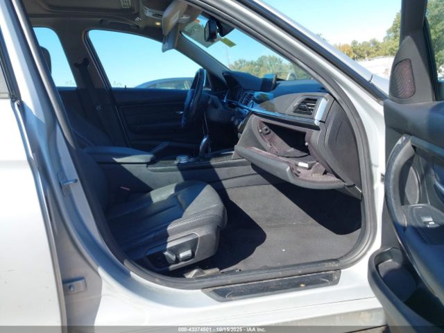 2018 BMW 320I WBA8A3C56JA491482 Photo 4