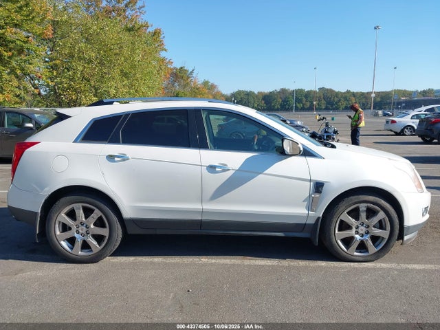 43374505 :رقم المزاد ، 3GYFNJE42AS582488 vin ، 2010 Cadillac Srx Turbo Performance مزاد بيع
