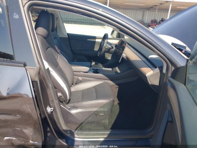 2024 TESLA MODEL Y 7SAYGDEE3RA317084 Photo 4