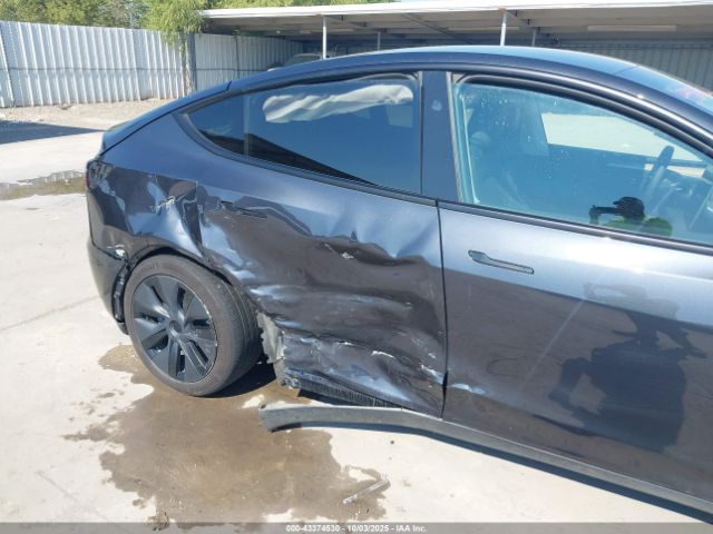 2024 TESLA MODEL Y 7SAYGDEE3RA317084 Photo 5