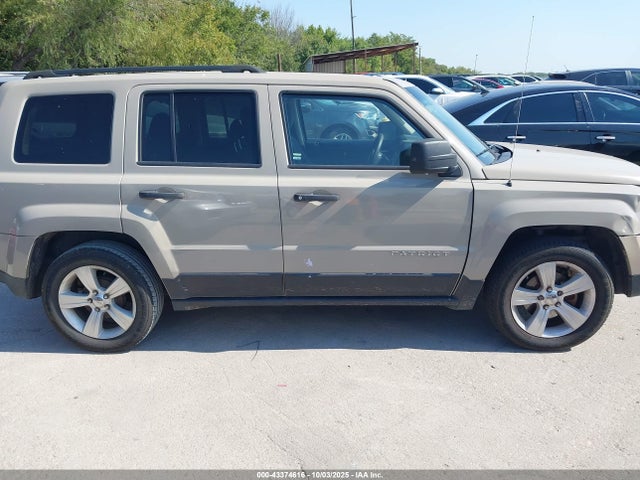Jeep 2017 2017 1C4NJPBA4HD118946 Image 13