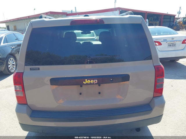 Jeep 2017 2017 1C4NJPBA4HD118946 Image 16
