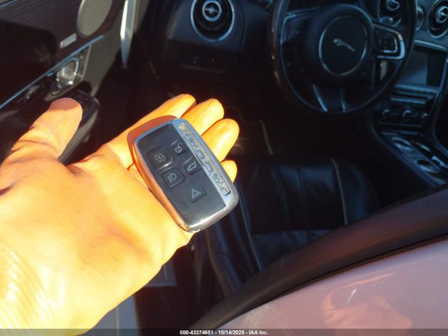 2015 JAGUAR XJ SAJWA2GT4FMV85364 Photo 10