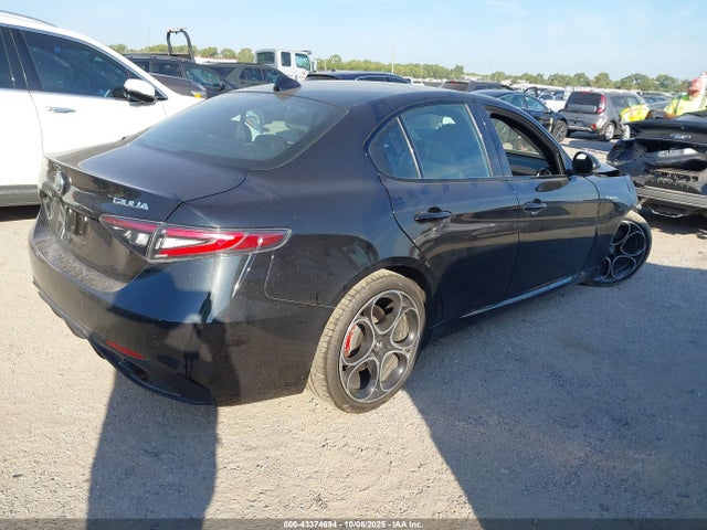 2024 ALFA ROMEO GIULIA ZARFAMBN8R7681865 Photo 3