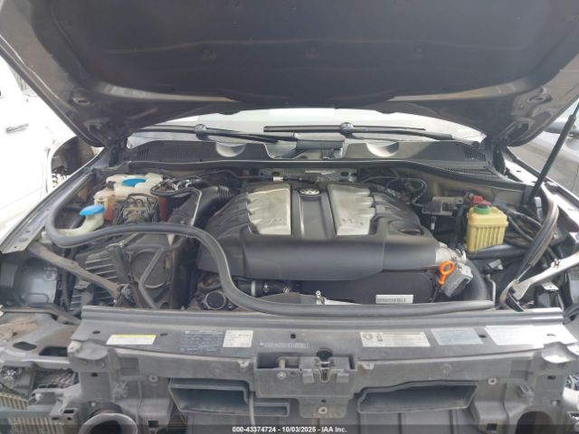 2011 VOLKSWAGEN TOUAREG WVGFK9BP7BD001687 Photo 9