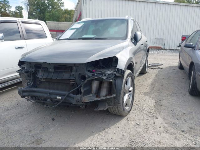 2011 VOLKSWAGEN TOUAREG WVGFK9BP7BD001687 Photo 1