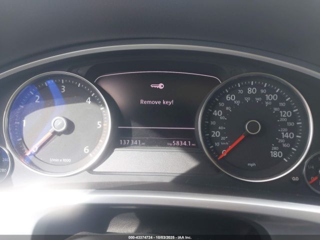 2011 VOLKSWAGEN TOUAREG WVGFK9BP7BD001687 Photo 6