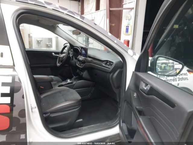 2022 FORD ESCAPE 1FMCU9H92NUA31691 Photo 4