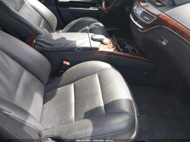 2011 MERCEDES-BENZ S 550 WDDNG7BB3BA408679 Photo 4