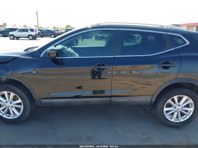 JN1BJ1CPXHW031871 Nissan Rogue Sport Sv