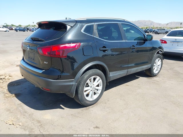 JN1BJ1CPXHW031871 Nissan Rogue Sport Sv