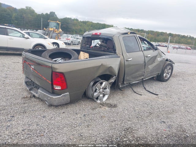 2015 RAM 1500 1C6RR6LT9FS634885 Photo 3