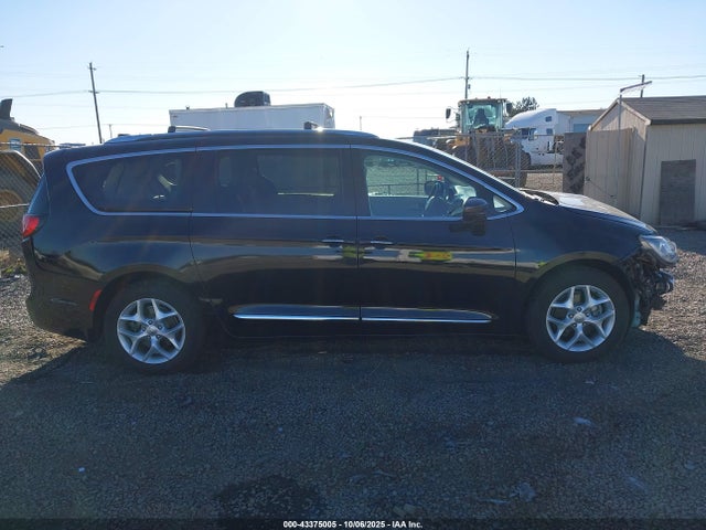 Aukcja sprzedaży 2017 Chrysler Pacifica Touring-l Plus, vin: 2C4RC1EG5HR531402, numer aukcji: 43375005