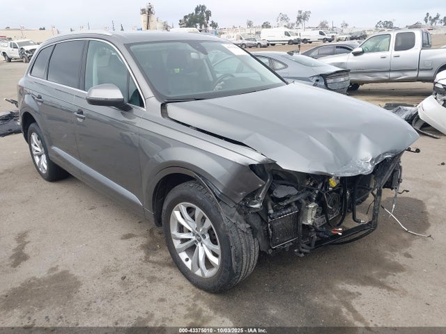 2017 AUDI Q7 WA1AAAF7XHD000307 Photo 0