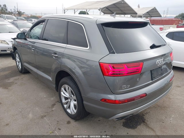 2017 AUDI Q7 WA1AAAF7XHD000307 Photo 2