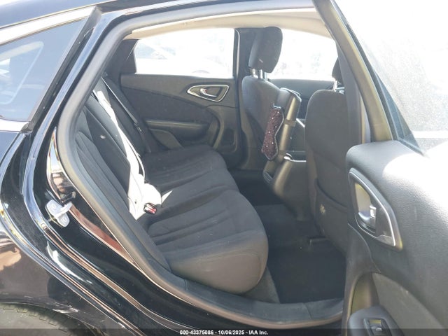 Продажа на аукционе авто 2015 Chrysler 200 Limited, vin: 1C3CCCAB6FN534819, номер лота: 43375086