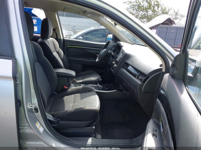 2020 MITSUBISHI OUTLANDER JA4AZ3A38LZ027560 Photo 4