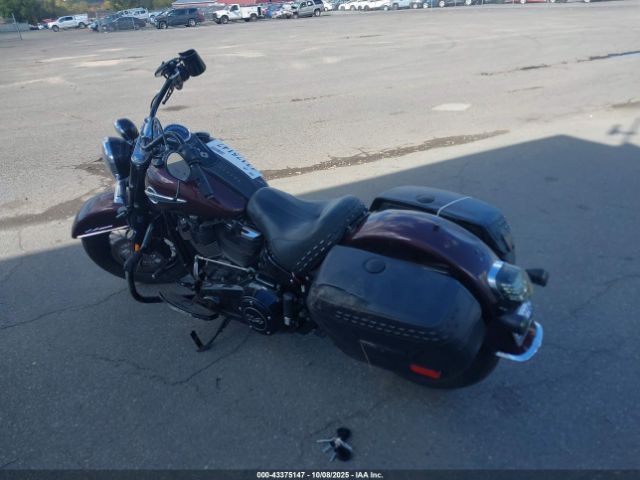 2018 HARLEY-DAVIDSON FLHCS 1HD1YBK17JC074335 Photo 2