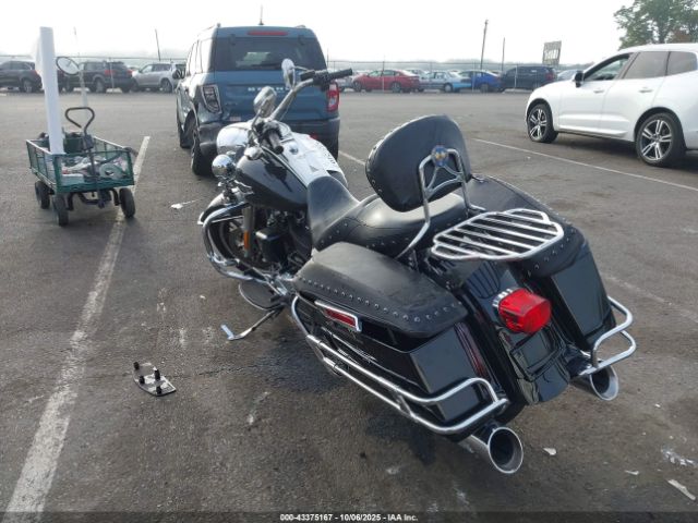 2019 HARLEY-DAVIDSON FLHR 1HD1FBC13KB680260 Photo 2