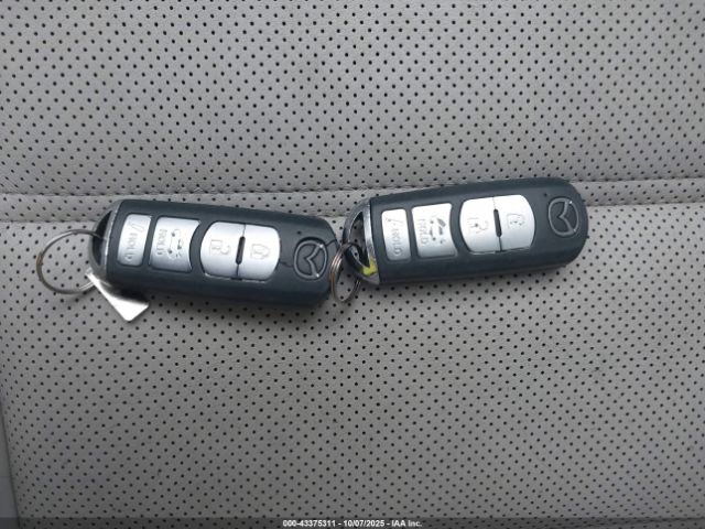 2017 MAZDA MAZDA6 JM1GL1W59H1128290 Photo 10