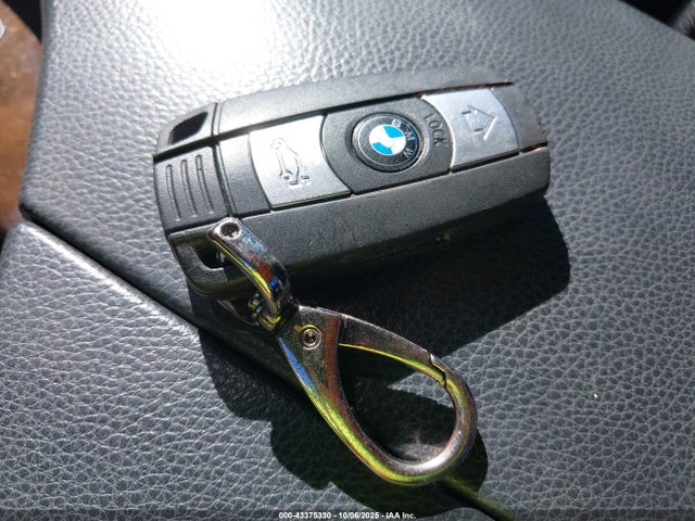 Продажа на аукционе авто 2006 Bmw 550i, vin: WBANB53566CP01599, номер лота: 43375330