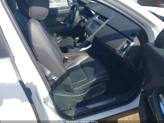 2018 JAGUAR E-PACE SADFL2GX8J1Z16473 Photo 4