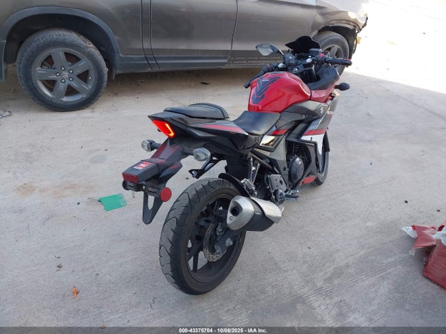 Продаж на аукціоні авто 2019 Suzuki Gsx250r M/zm/za, vin: LC6DN11A0K1100303, номер лоту: 43375704